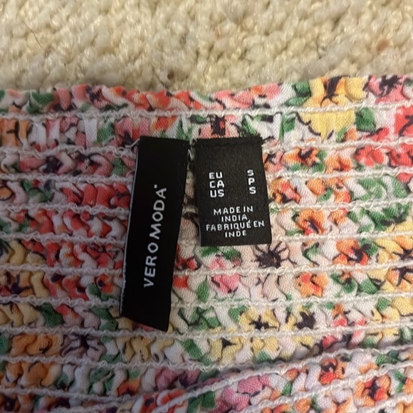 Floral ruffled Veromoda skirt - Picture 2 of 3